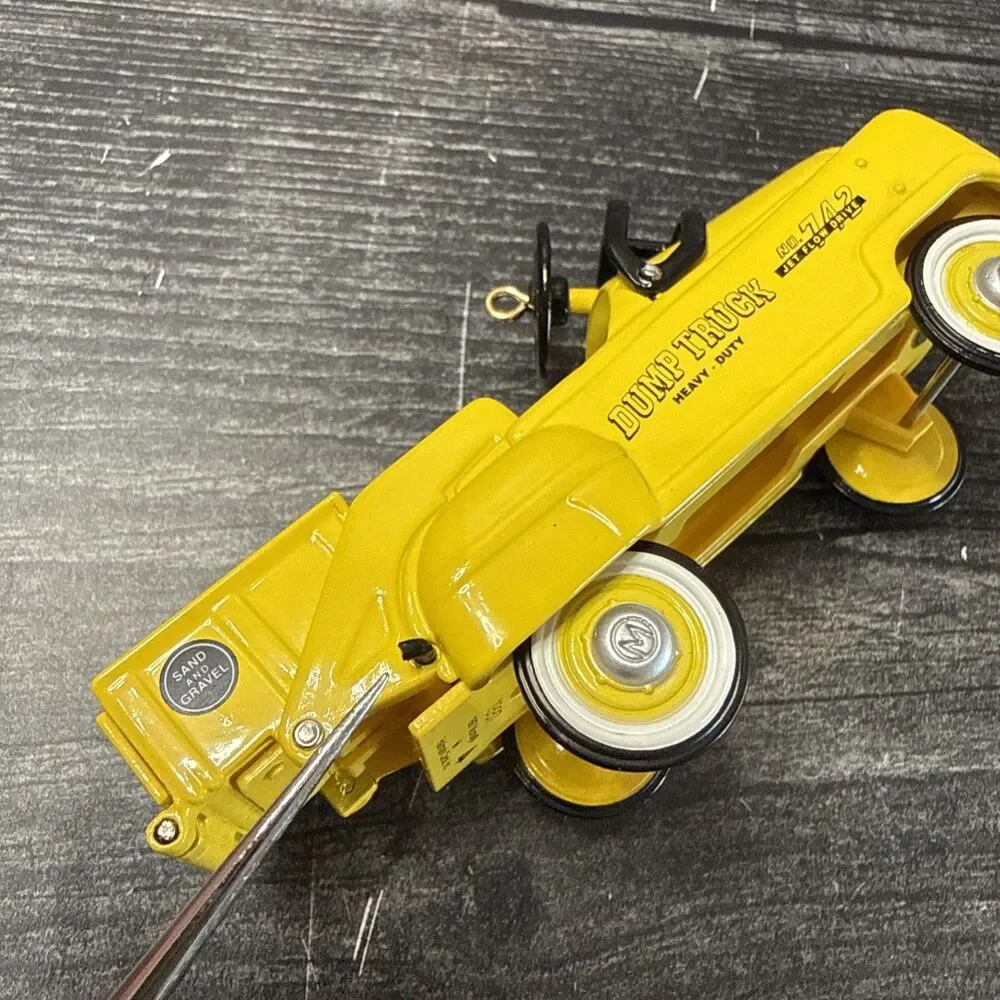 Hallmark Kiddie Car Classics Murray Dump Truck 1992 w/box And Matching Ornament